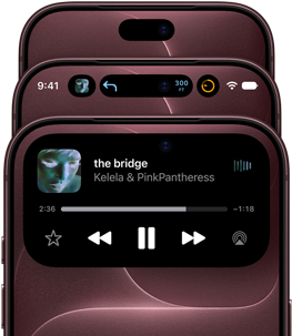 Tre iPhone 18 Pro-enheter i färgen bourgogne i solfjäderformation. Enheterna visar olika lägen för Dynamic Island: av, minimerad, maximerad
