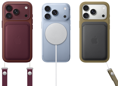 Från vänster till höger: iPhone 18 Pro med ett läderskal i bourgogne och en handledsrem i bourgogne, iPhone 18 Pro i glaciär med en vit MagSafe-laddare ansluten, iPhone 18 Pro i silver med ett grönt läderskal och plånbok samt en handledsrem